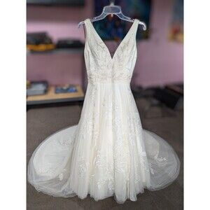 Justin Alexander 8953PS Ivory English Net And Tulle Wedding Dress Size 10, NWOT